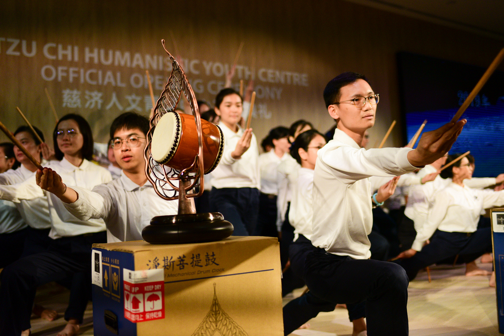 Dr Tan (front) performing at the opening ceremony of Tzu Chi Humanistic Youth Centre in 2019. (Photo by Wong Twee Hee)